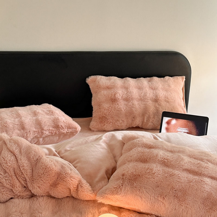 91家纺网 家纺一手货源 找家纺 酱子 2024新款高克重大兔绒牛奶绒四件套 豆沙