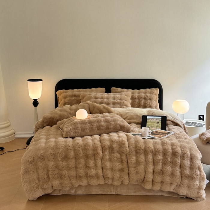 91家纺网 家纺一手货源 找家纺 酱子 2024新款高克重大兔绒牛奶绒四件套 浅驼