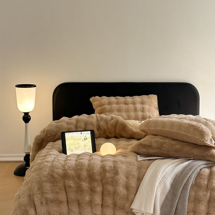 91家纺网 家纺一手货源 找家纺 酱子 2024新款高克重大兔绒牛奶绒四件套 浅驼