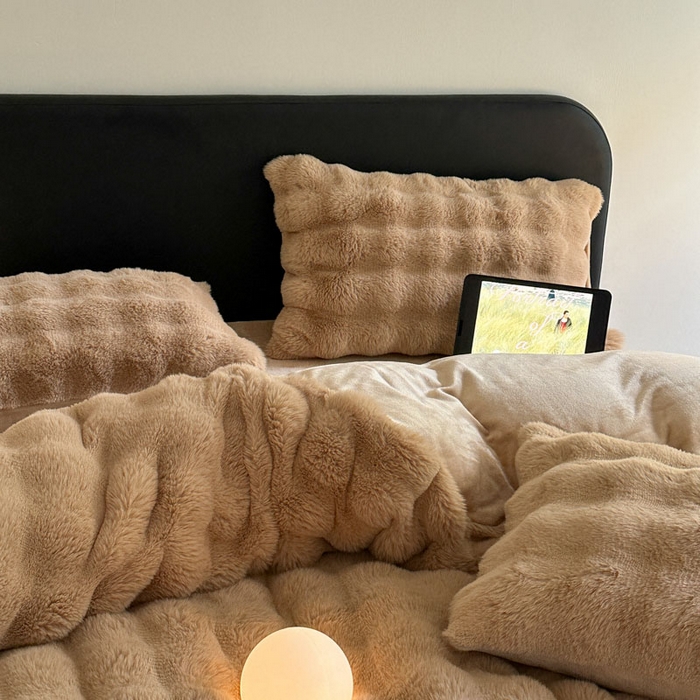 91家纺网 家纺一手货源 找家纺 酱子 2024新款高克重大兔绒牛奶绒四件套 浅驼