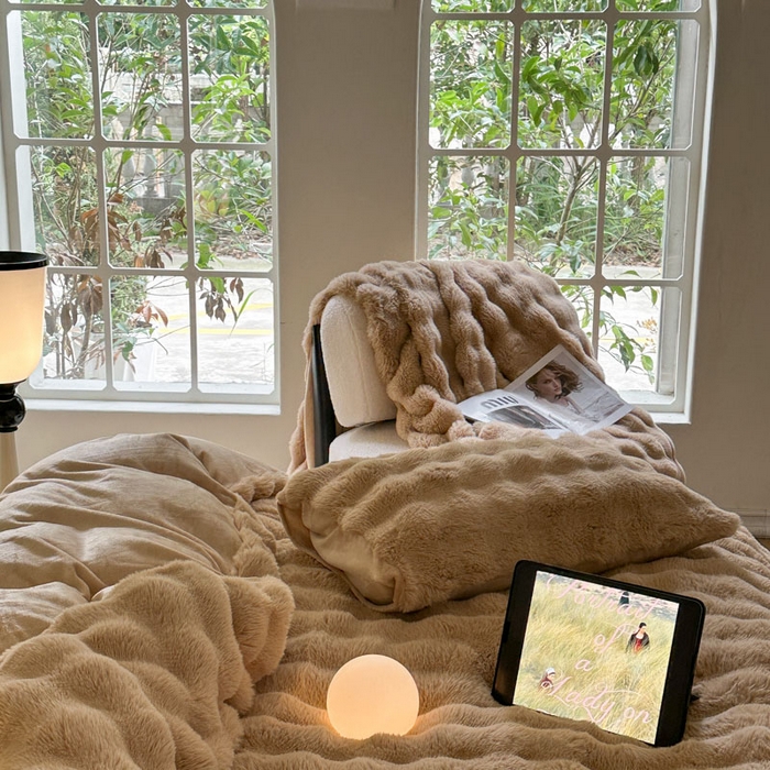 91家纺网 家纺一手货源 找家纺 酱子 2024新款高克重大兔绒牛奶绒四件套 浅驼