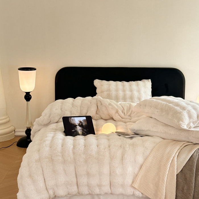 91家纺网 家纺一手货源 找家纺 酱子 2024新款高克重大兔绒牛奶绒四件套 暖白