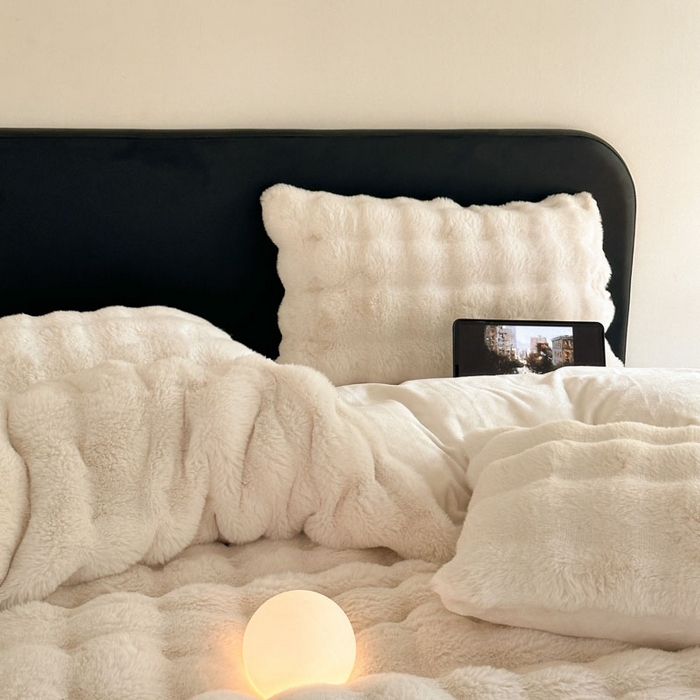 91家纺网 家纺一手货源 找家纺 酱子 2024新款高克重大兔绒牛奶绒四件套 暖白