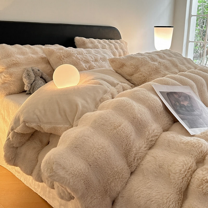 91家纺网 家纺一手货源 找家纺 酱子 2024新款高克重大兔绒牛奶绒四件套 米杏