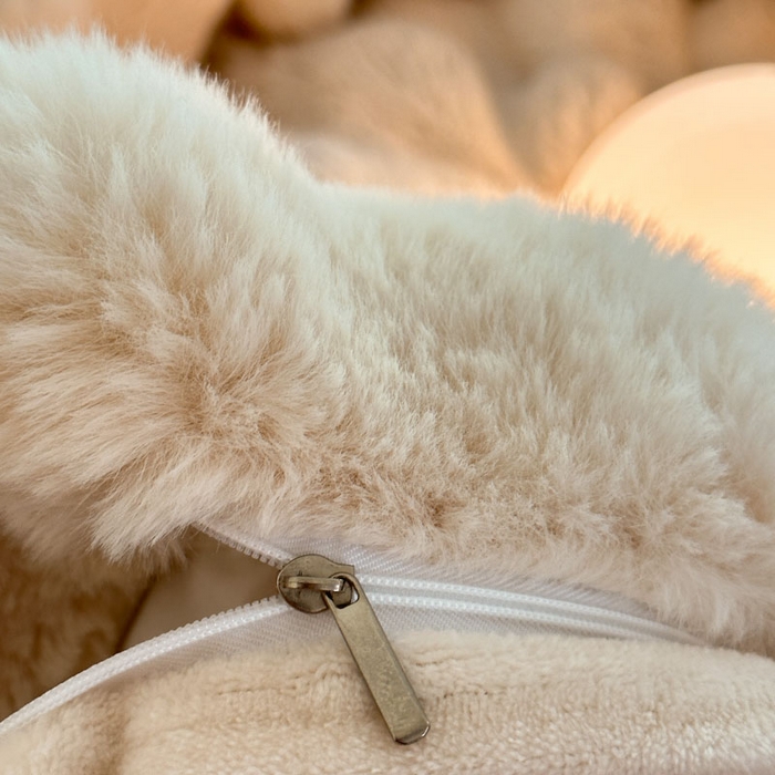 91家纺网 家纺一手货源 找家纺 酱子 2024新款高克重大兔绒牛奶绒四件套 米杏