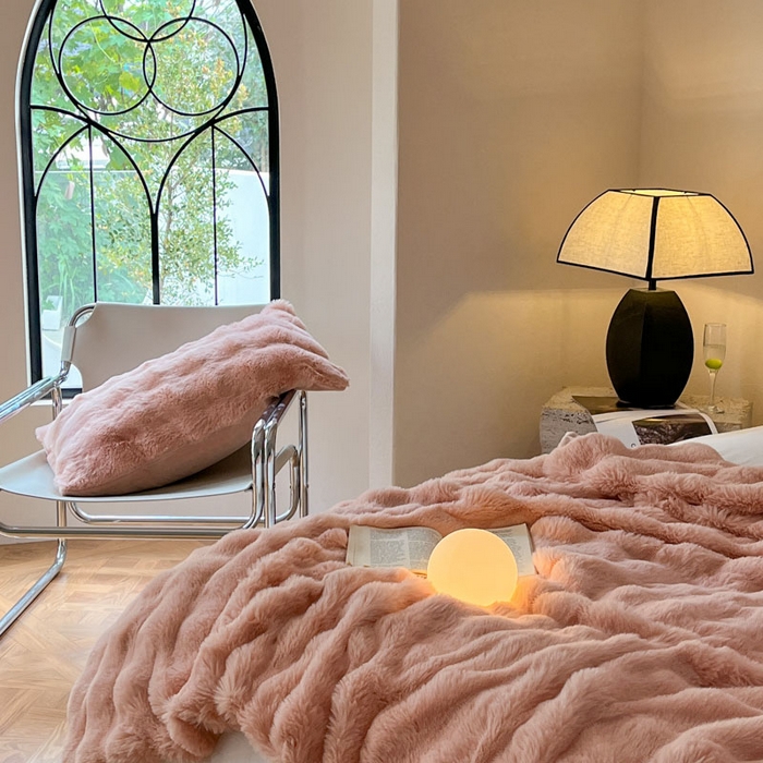 91家纺网 家纺一手货源 找家纺 酱子 2024新款高克重大牛奶绒被套毯毛毯 豆沙