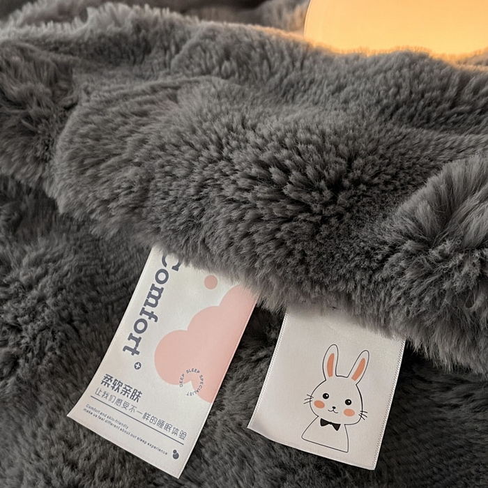 91家纺网 家纺一手货源 找家纺 酱子 2024新款高克重大牛奶绒被套毯毛毯 深灰