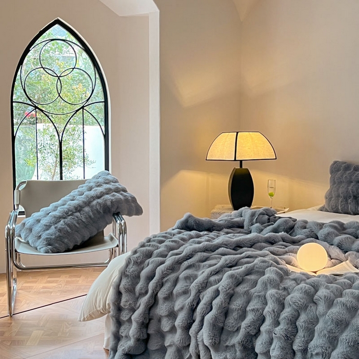 91家纺网 家纺一手货源 找家纺 酱子 2024新款高克重大牛奶绒被套毯毛毯 灰蓝