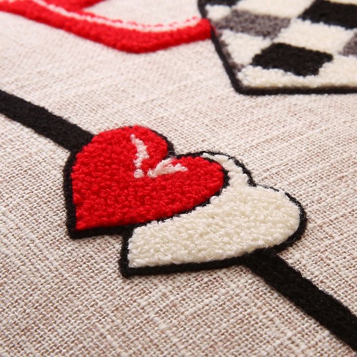 91家纺网 家纺一手货源 找家纺 贤内助家纺 2025新款爱之心结婚抱枕靠枕系列喜庆沙发靠背小抱枕喜床摆件 丘比特之箭（外套+芯）