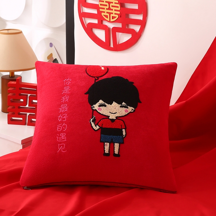91家纺网 家纺一手货源 找家纺 贤内助家纺 2025新款金玉良缘结婚抱枕靠枕系列喜庆沙发靠背小抱枕喜床摆件 遇见（外套+芯）一对