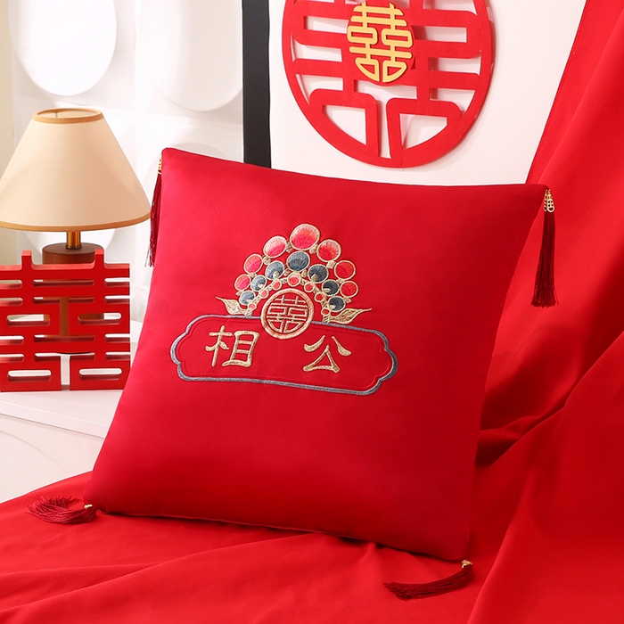 91家纺网 家纺一手货源 找家纺 贤内助家纺 2025新款新婚大喜结婚抱枕靠枕系列喜庆沙发靠背小抱枕喜床摆件 相公+娘子（外套+芯）
