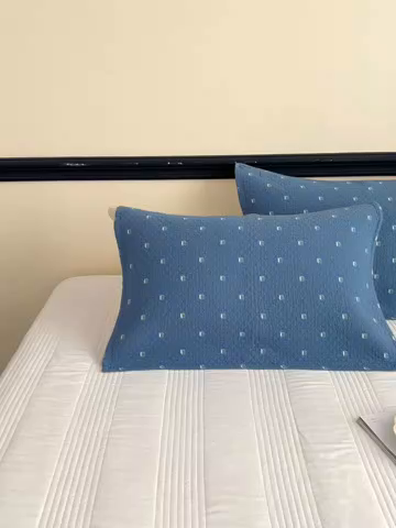 91家纺网 家纺一手货源 找家纺 悦然毛巾被 2025新款全棉纯棉三层纱水洗枕巾 立体格蓝