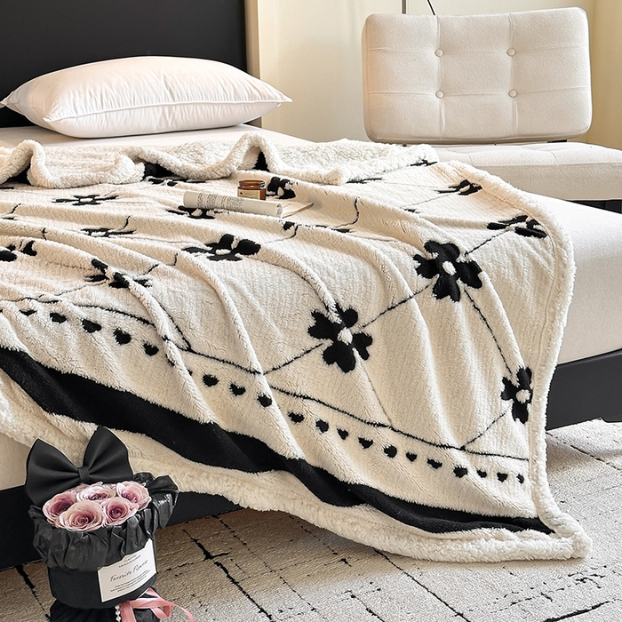91家纺网 家纺一手货源 找家纺 沐棉家居 2025新款双层提花羊羔绒毛毯毯子 爱心花朵