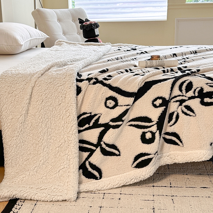 91家纺网 家纺一手货源 找家纺 沐棉家居 2025新款双层提花羊羔绒毛毯毯子 丛林蝴蝶