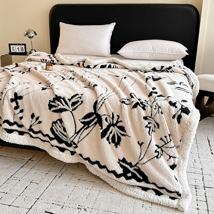 91家纺网 家纺一手货源 找家纺 沐棉家居 2025新款双层提花羊羔绒毛毯毯子 丛林蝴蝶