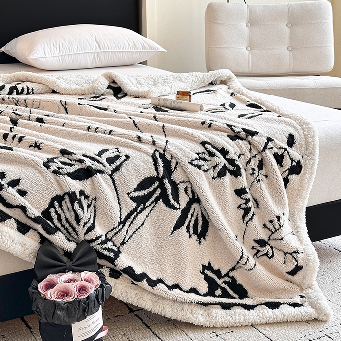 91家纺网 家纺一手货源 找家纺 沐棉家居 2025新款双层提花羊羔绒毛毯毯子 丛林蝴蝶