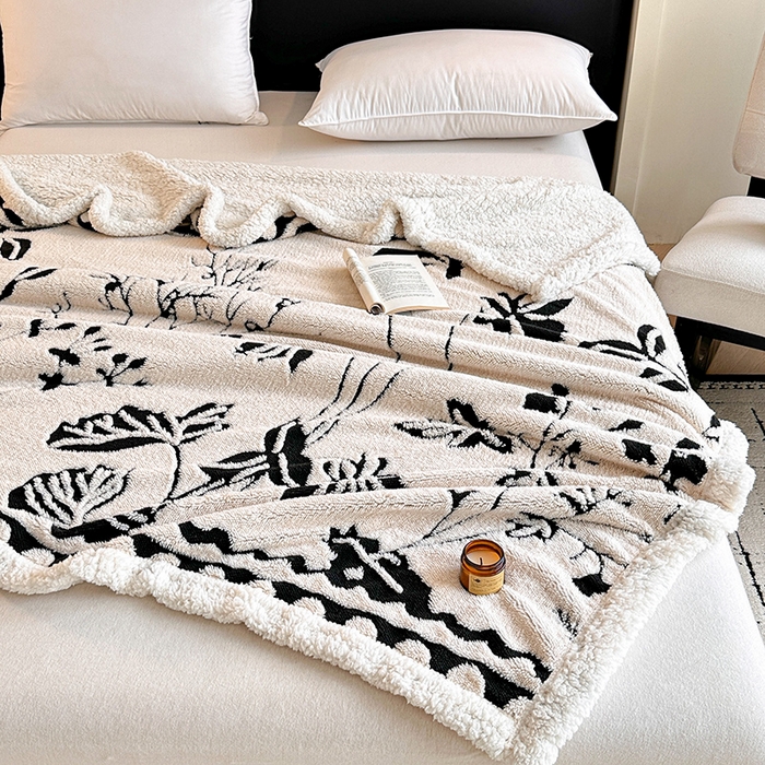 91家纺网 家纺一手货源 找家纺 沐棉家居 2025新款双层提花羊羔绒毛毯毯子 丛林蝴蝶