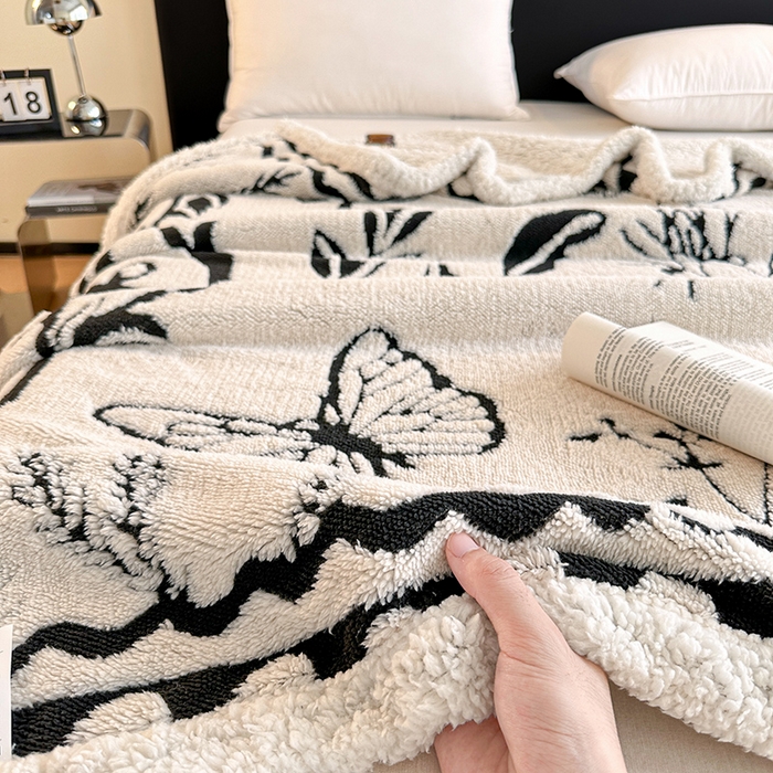91家纺网 家纺一手货源 找家纺 沐棉家居 2025新款双层提花羊羔绒毛毯毯子 丛林蝴蝶