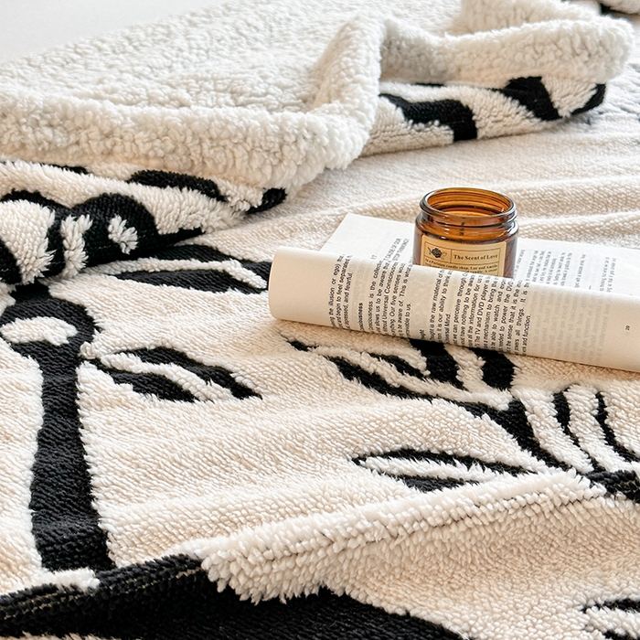 91家纺网 家纺一手货源 找家纺 沐棉家居 2025新款双层提花羊羔绒毛毯毯子 丛林蝴蝶