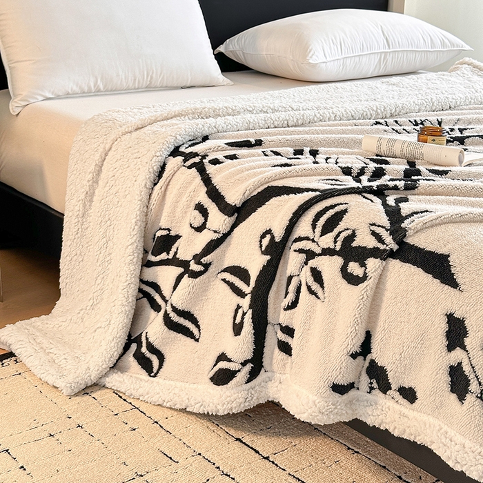 91家纺网 家纺一手货源 找家纺 沐棉家居 2025新款双层提花羊羔绒毛毯毯子 丛林蝴蝶