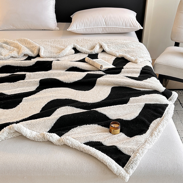 91家纺网 家纺一手货源 找家纺 沐棉家居 2025新款双层提花羊羔绒毛毯毯子 波浪纹