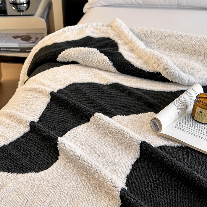91家纺网 家纺一手货源 找家纺 沐棉家居 2025新款双层提花羊羔绒毛毯毯子 波浪纹
