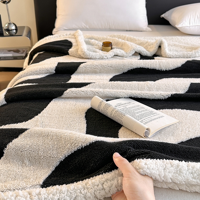 91家纺网 家纺一手货源 找家纺 沐棉家居 2025新款双层提花羊羔绒毛毯毯子 波浪纹