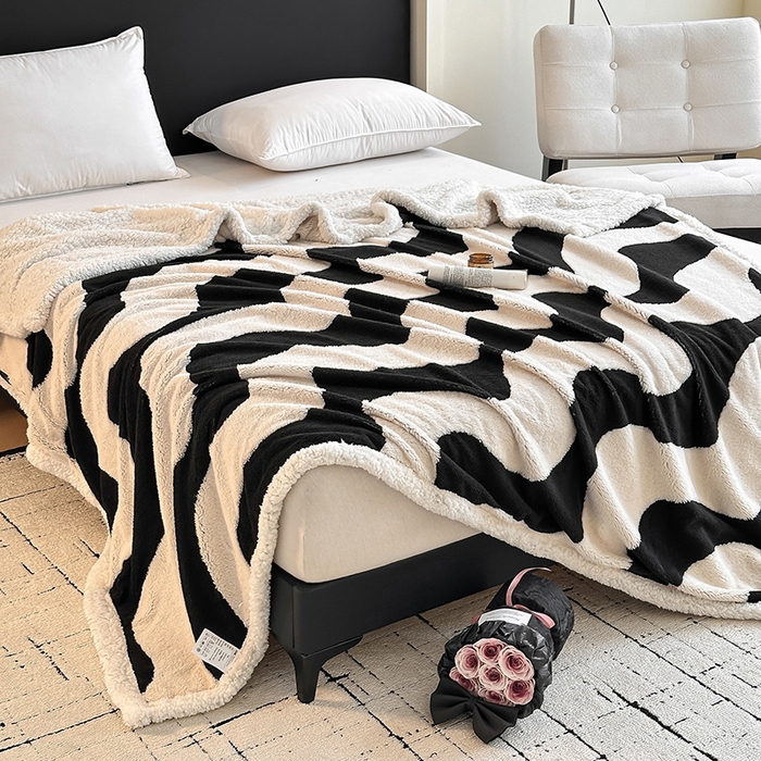 91家纺网 家纺一手货源 找家纺 沐棉家居 2025新款双层提花羊羔绒毛毯毯子 波浪纹
