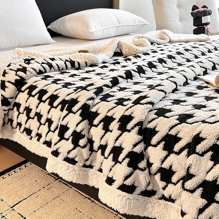 91家纺网 家纺一手货源 找家纺 沐棉家居 2025新款双层提花羊羔绒毛毯毯子 千鸟格