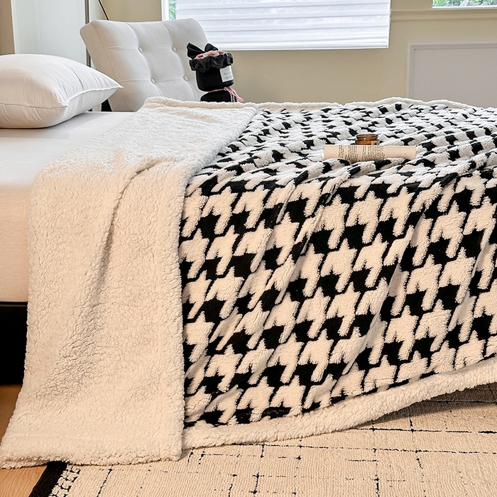 91家纺网 家纺一手货源 找家纺 沐棉家居 2025新款双层提花羊羔绒毛毯毯子 千鸟格