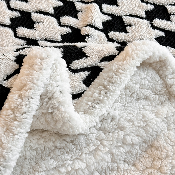 91家纺网 家纺一手货源 找家纺 沐棉家居 2025新款双层提花羊羔绒毛毯毯子 千鸟格