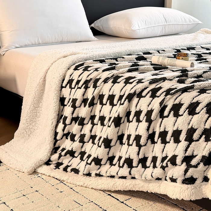 91家纺网 家纺一手货源 找家纺 沐棉家居 2025新款双层提花羊羔绒毛毯毯子 千鸟格