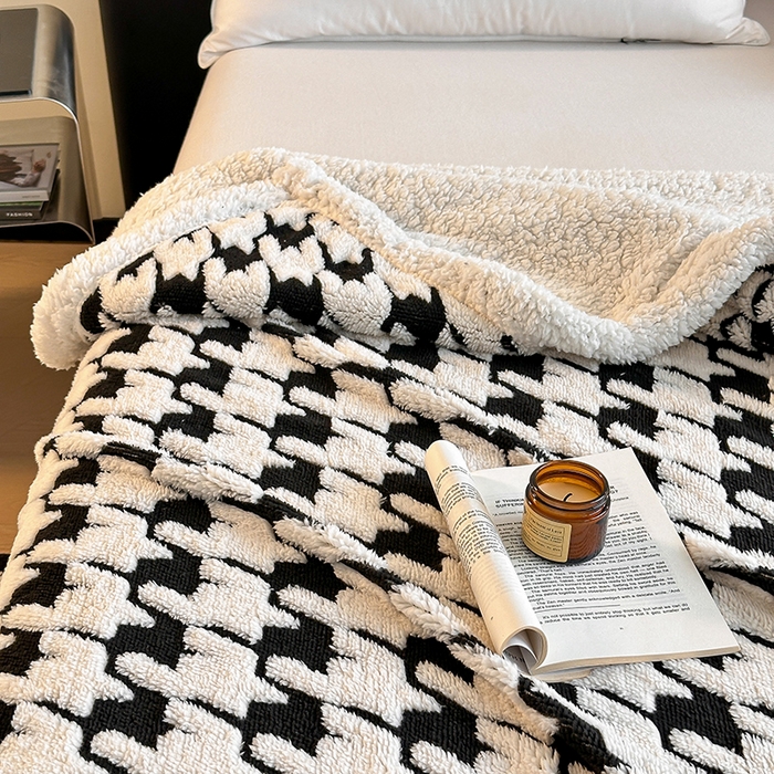 91家纺网 家纺一手货源 找家纺 沐棉家居 2025新款双层提花羊羔绒毛毯毯子 千鸟格