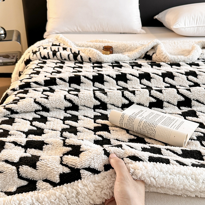 91家纺网 家纺一手货源 找家纺 沐棉家居 2025新款双层提花羊羔绒毛毯毯子 千鸟格