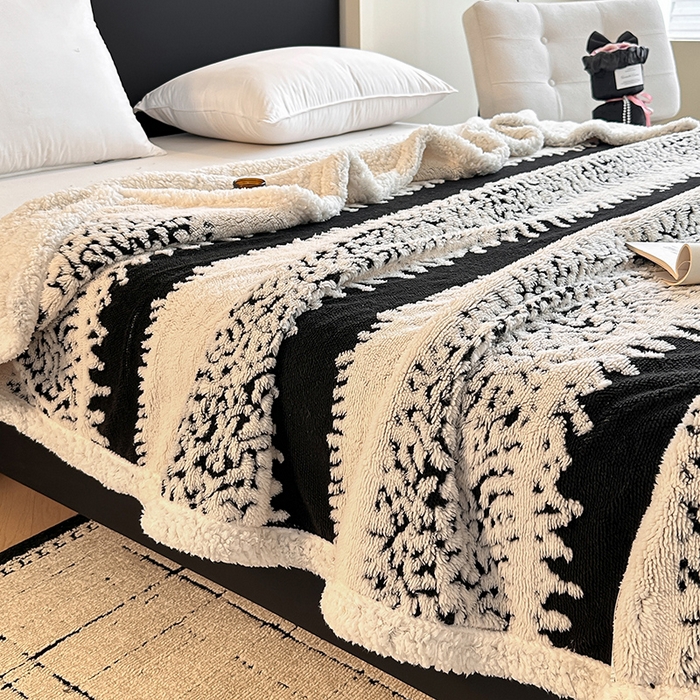 91家纺网 家纺一手货源 找家纺 沐棉家居 2025新款双层提花羊羔绒毛毯毯子 时光条