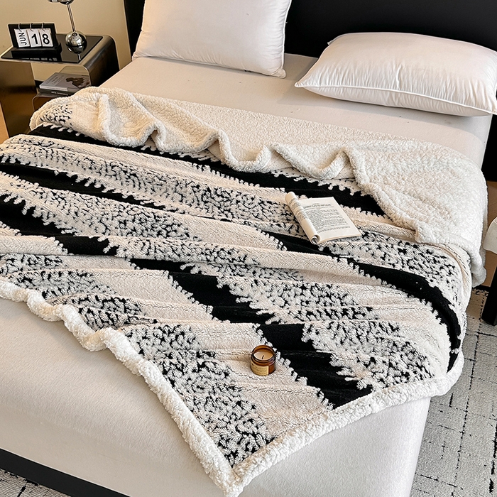 91家纺网 家纺一手货源 找家纺 沐棉家居 2025新款双层提花羊羔绒毛毯毯子 时光条