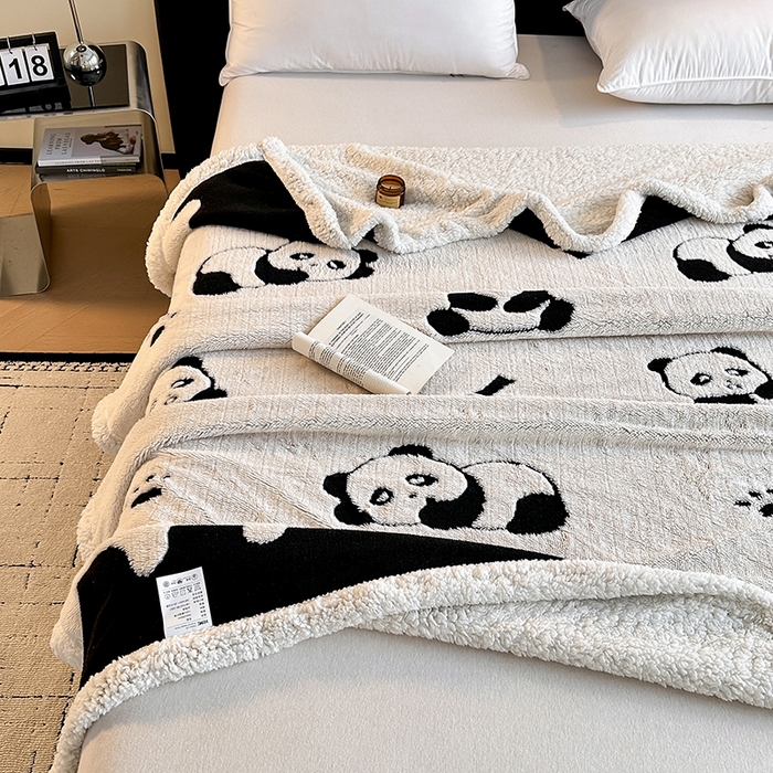 91家纺网 家纺一手货源 找家纺 沐棉家居 2025新款双层提花羊羔绒毛毯毯子 熊猫