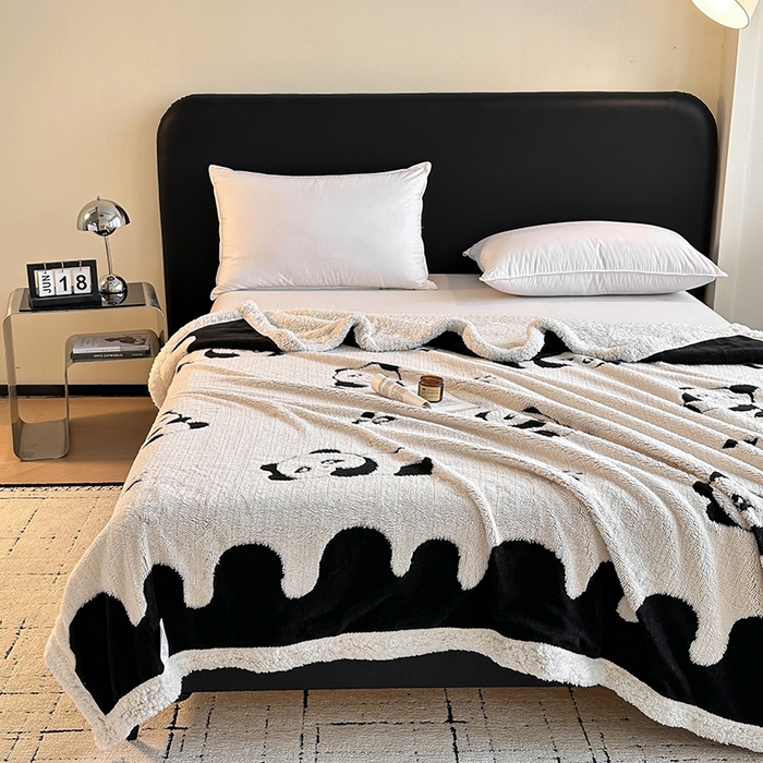 91家纺网 家纺一手货源 找家纺 沐棉家居 2025新款双层提花羊羔绒毛毯毯子 熊猫