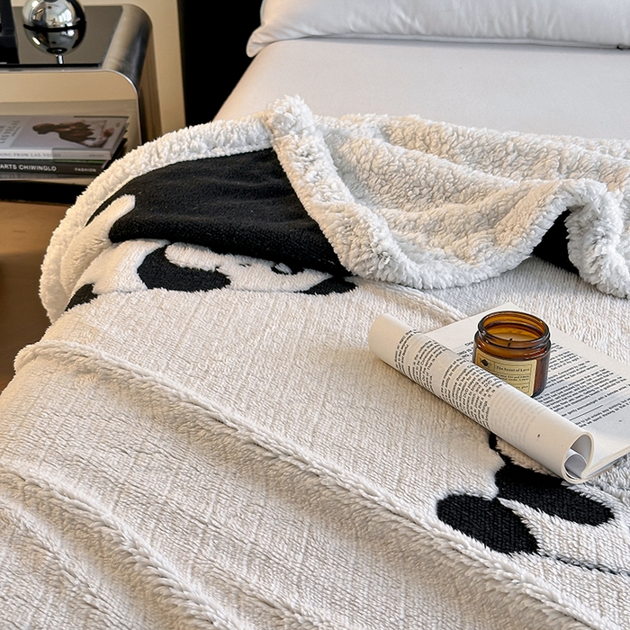 91家纺网 家纺一手货源 找家纺 沐棉家居 2025新款双层提花羊羔绒毛毯毯子 熊猫