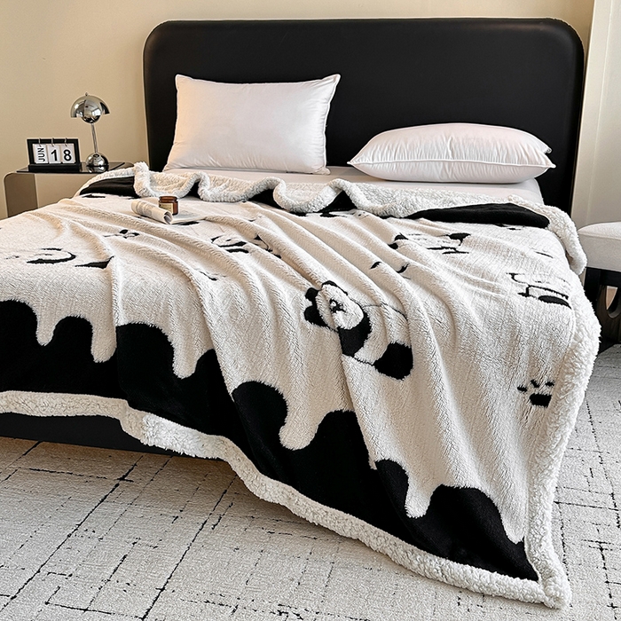 91家纺网 家纺一手货源 找家纺 沐棉家居 2025新款双层提花羊羔绒毛毯毯子 熊猫