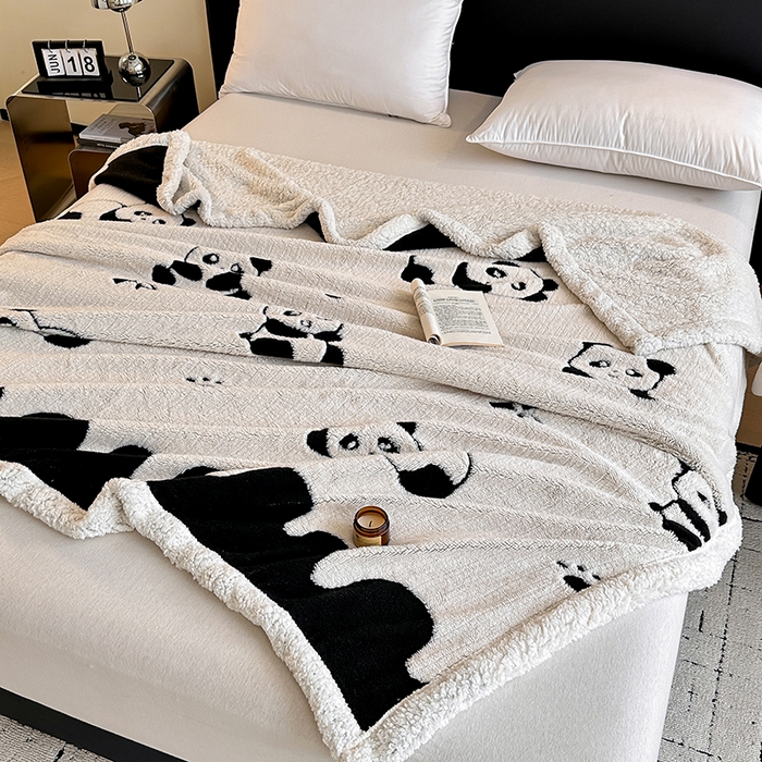 91家纺网 家纺一手货源 找家纺 沐棉家居 2025新款双层提花羊羔绒毛毯毯子 熊猫