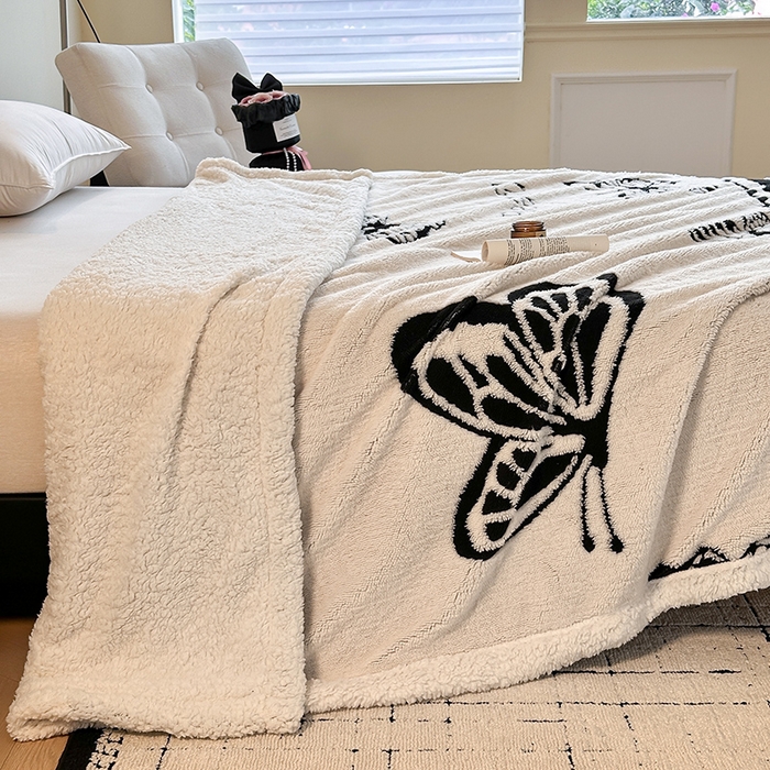 91家纺网 家纺一手货源 找家纺 沐棉家居 2025新款双层提花羊羔绒毛毯毯子 英文蝴蝶