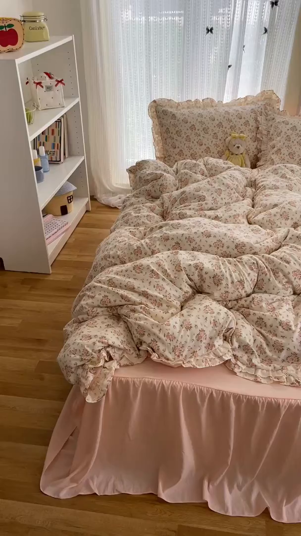 91家纺网 家纺一手货源 找家纺 轻奢坊 2025新款双层花边仙仙碎花水洗棉四件套 花梦境