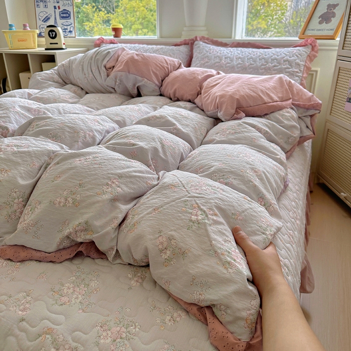 91家纺网 家纺一手货源 找家纺 （总）美梦家纺 2025新款皱皱纱花边夹棉床盖四件套