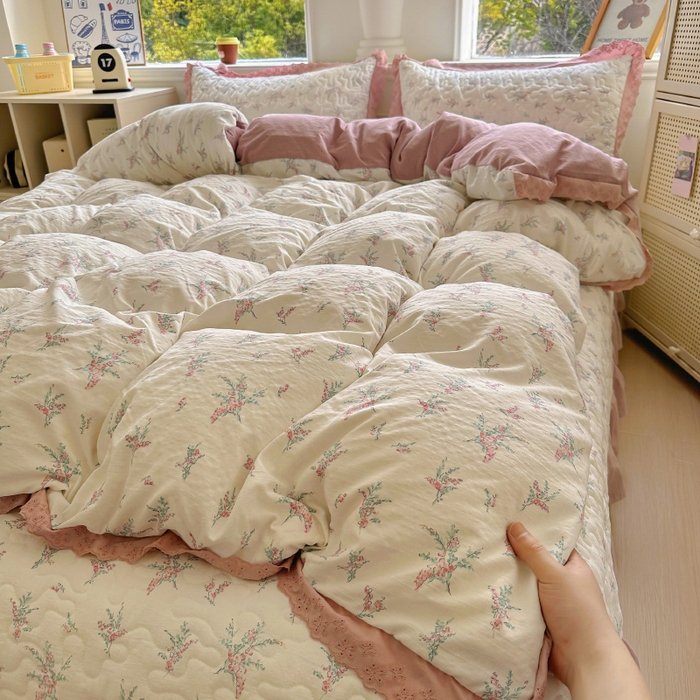 91家纺网 家纺一手货源 找家纺 （总）美梦家纺 2025新款皱皱纱花边夹棉床盖四件套