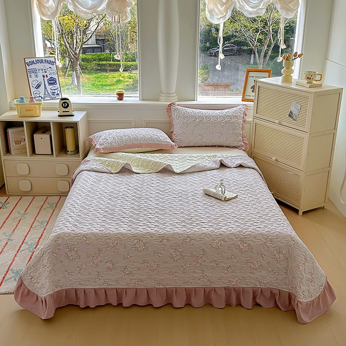 91家纺网 家纺一手货源 找家纺 美梦家纺 2025新款皱皱纱花边夹棉床盖四件套 椿茶