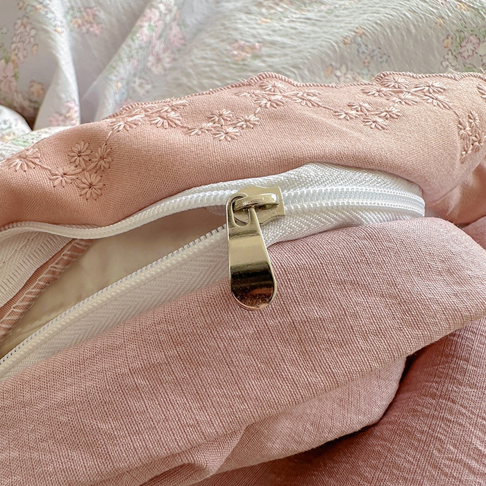 91家纺网 家纺一手货源 找家纺 美梦家纺 2025新款皱皱纱花边夹棉床盖四件套 椿茶