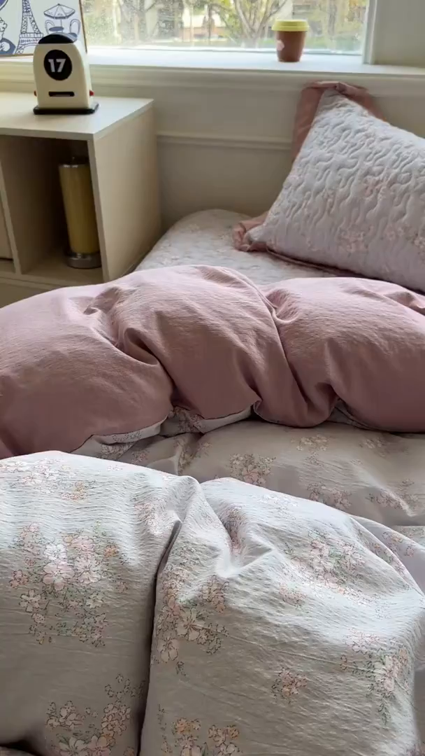 91家纺网 家纺一手货源 找家纺 美梦家纺 2025新款皱皱纱花边夹棉床盖四件套 椿茶