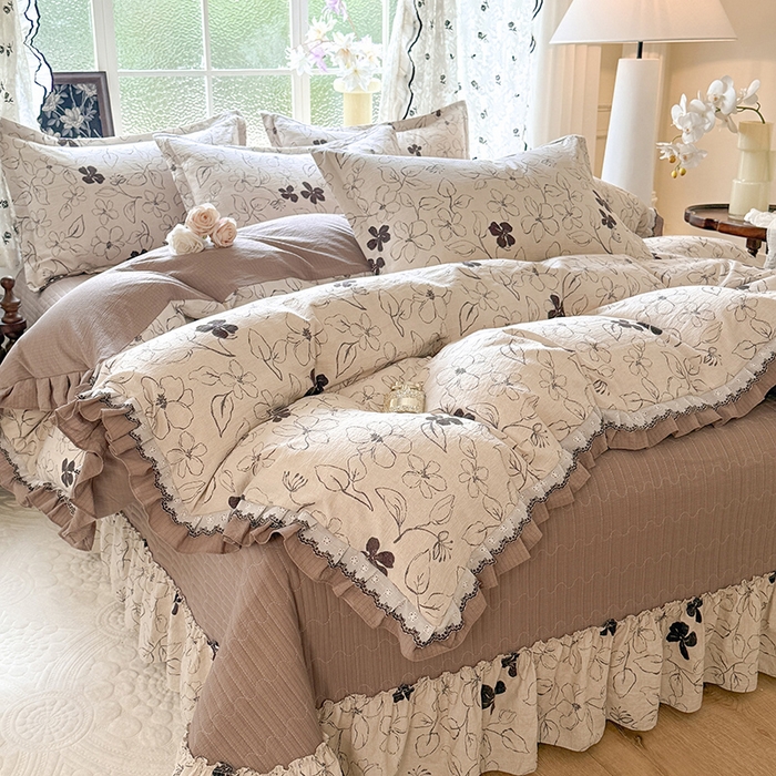 91家纺网 家纺一手货源 找家纺 韩约家纺 2025新款1双层刺绣花边法式床盖款棉麻四件套（全网控价：不低于1.5m139，1.8m144，2.0m149，2.0加大154） 情陌