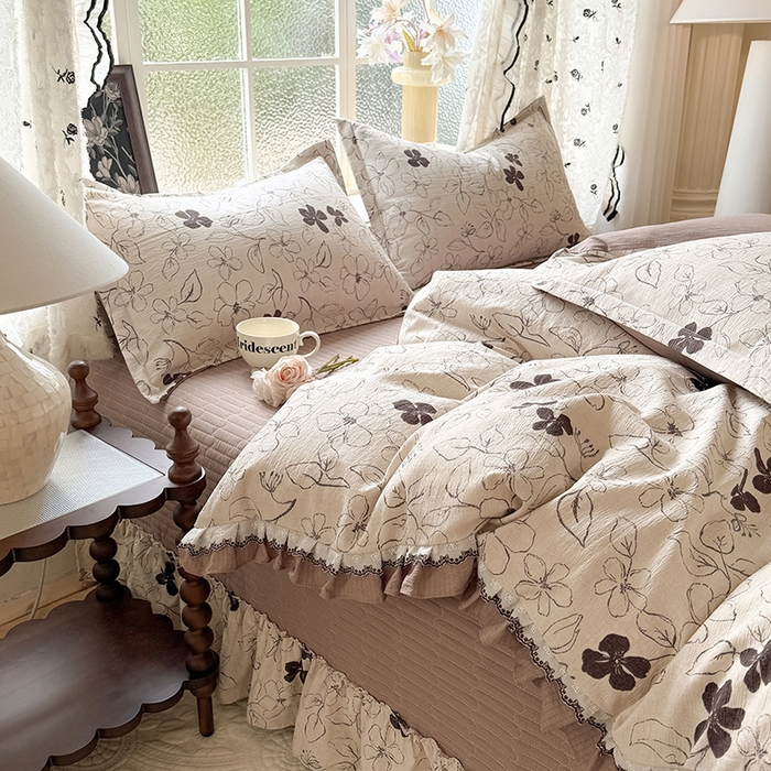 91家纺网 家纺一手货源 找家纺 韩约家纺 2025新款1双层刺绣花边法式床盖款棉麻四件套（全网控价：不低于1.5m139，1.8m144，2.0m149，2.0加大154） 情陌